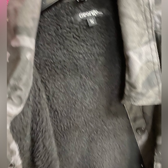 George XL Shacket camouflage perfect for fall or winter - Picture 3 of 3